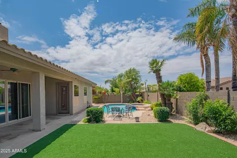 Exterior - 4374 E Lariat Ln, Phoenix, AZ 85050 photo 6 of 17