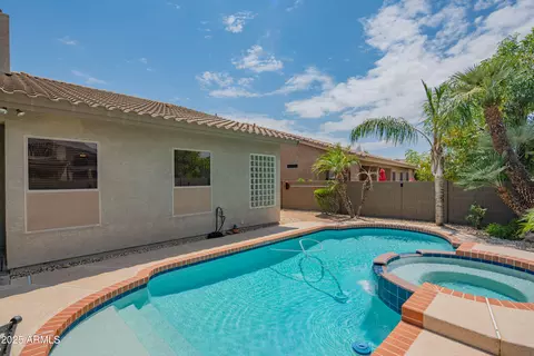 Exterior - 4374 E Lariat Ln, Phoenix, AZ 85050 photo 14 of 17