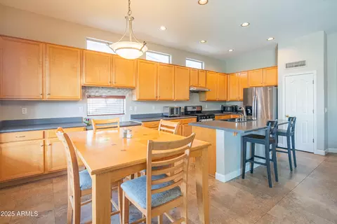 Kitchen - 4374 E Lariat Ln, Phoenix, AZ 85050 photo 6 of 6