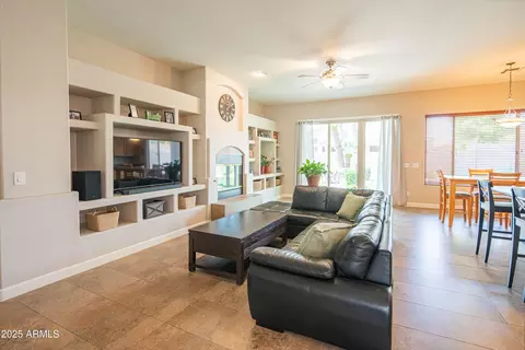 Living - 4374 E Lariat Ln, Phoenix, AZ 85050 photo 4 of 6