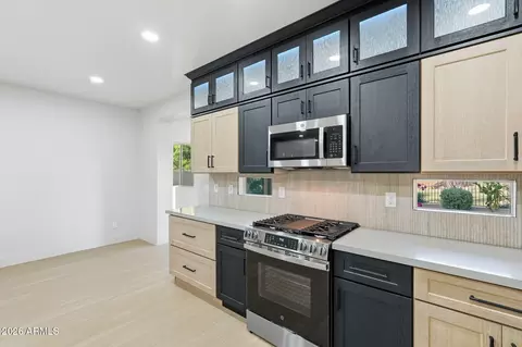 Kitchen - 4945 S Twinleaf Dr, Gilbert, AZ 85298 photo 6 of 6
