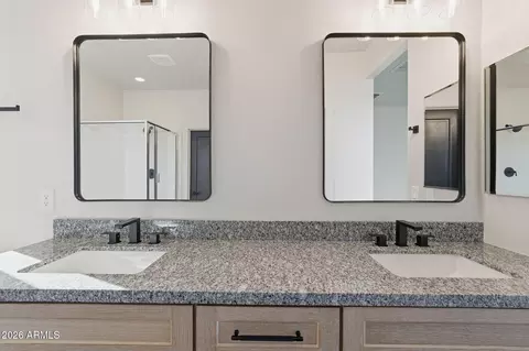 Bath - 4945 S Twinleaf Dr, Gilbert, AZ 85298 photo 3 of 4