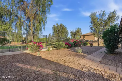 Exterior - 4945 S Twinleaf Dr, Gilbert, AZ 85298 photo 5 of 24