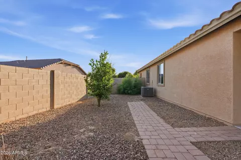Exterior - 4945 S Twinleaf Dr, Gilbert, AZ 85298 photo 4 of 24