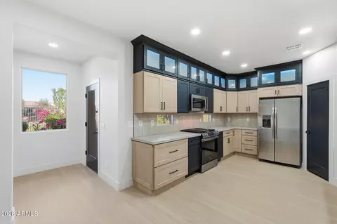 Kitchen - 4945 S Twinleaf Dr, Gilbert, AZ 85298 photo 2 of 6
