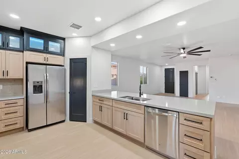 Kitchen - 4945 S Twinleaf Dr, Gilbert, AZ 85298 photo 3 of 6