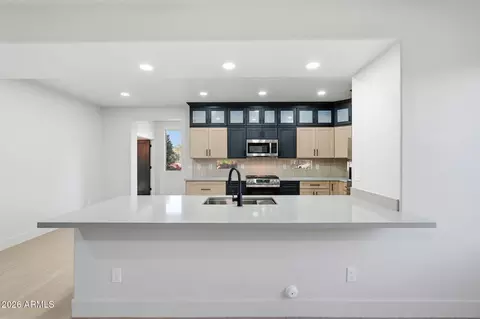 Kitchen - 4945 S Twinleaf Dr, Gilbert, AZ 85298 photo 1 of 6