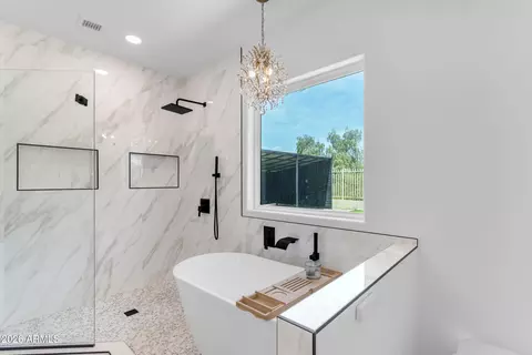 Bath - 3746 E Vallejo Dr, Gilbert, AZ 85298 photo 3 of 8