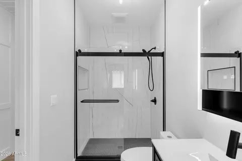 Bath - 3746 E Vallejo Dr, Gilbert, AZ 85298 photo 6 of 8