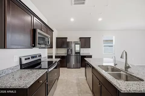 Kitchen - 9370 E Grapefruit Dr, Florence, AZ 85132 photo 2 of 2