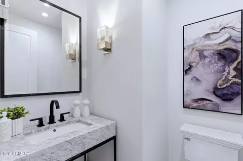 Bath - 5340 N 32nd Pl, Phoenix, AZ 85018 photo 7 of 7