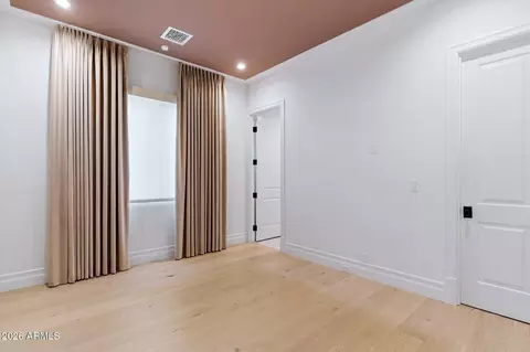 Bedroom - 5340 N 32nd Pl, Phoenix, AZ 85018 photo 6 of 7