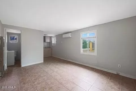 Living - 746 W Coolidge St, Phoenix, AZ 85013 photo 1 of 1