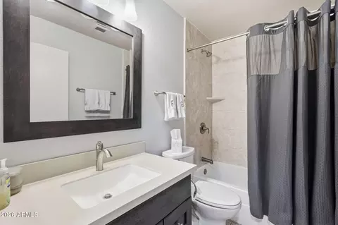 Bath - 1822 E Kings Ave, Phoenix, AZ 85022 photo 3 of 3