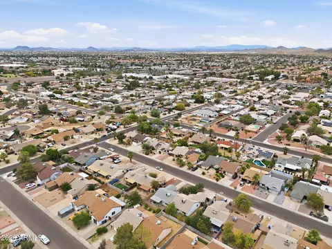 View/Area - 1822 E Kings Ave, Phoenix, AZ 85022 photo 7 of 9