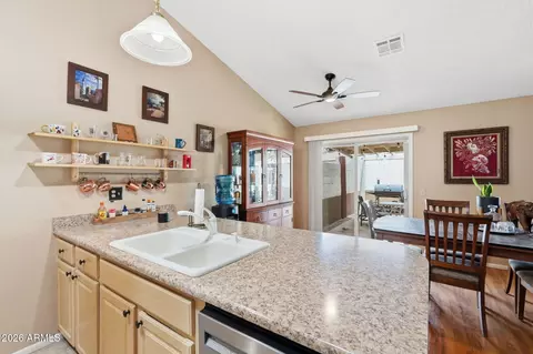 Kitchen - 1822 E Kings Ave, Phoenix, AZ 85022 photo 4 of 6
