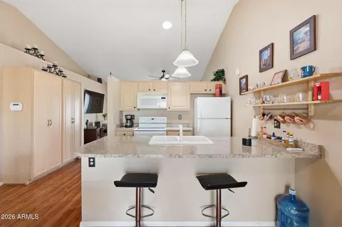 Kitchen - 1822 E Kings Ave, Phoenix, AZ 85022 photo 6 of 6