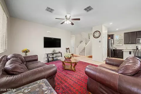 Living - 6860 E Peralta Cir, Mesa, AZ 85212 photo 3 of 4