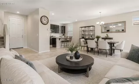 Entry Way - 6860 E Peralta Cir, Mesa, AZ 85212 photo 2 of 4