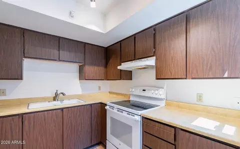 1040 E Pueblo Rd, Phoenix, AZ 85020