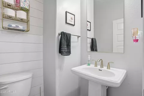 Bath - 2357 E Hidalgo Ave, Phoenix, AZ 85040 photo 1 of 3