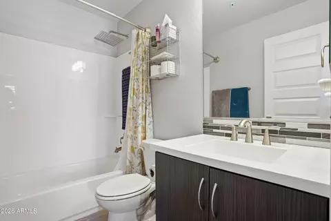 Bath - 2357 E Hidalgo Ave, Phoenix, AZ 85040 photo 3 of 3