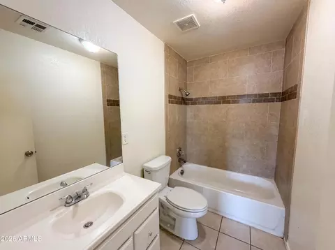 Bath - 4636 N 67th Ave, Phoenix, AZ 85033 photo 1 of 2