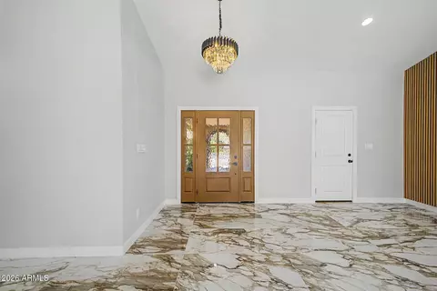 Entry Way - 528 W Mohawk Ln, Phoenix, AZ 85027 photo 2 of 5