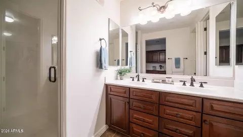 Bath - 4413 N 24th Pl, Phoenix, AZ 85016 photo 2 of 4