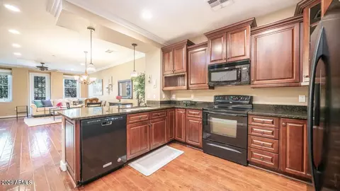 Kitchen - 4413 N 24th Pl, Phoenix, AZ 85016 photo 2 of 2