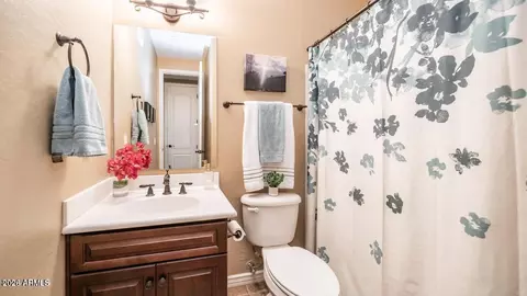 Bath - 4413 N 24th Pl, Phoenix, AZ 85016 photo 1 of 4