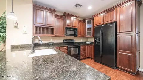Kitchen - 4413 N 24th Pl, Phoenix, AZ 85016 photo 1 of 2