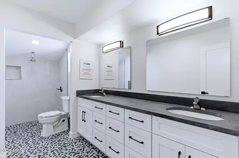 Bath - 1506 Edgewater Dr, Tempe, AZ 85283 photo 3 of 4