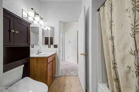 Bath - 1113 E Gwen St, Phoenix, AZ 85042 photo 2 of 2