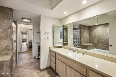 Bath - 52 W Thunderbird Rd, Phoenix, AZ 85023 photo 1 of 3