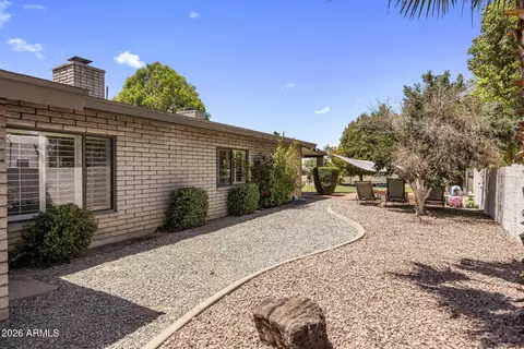 Exterior - 52 W Thunderbird Rd, Phoenix, AZ 85023 photo 10 of 12