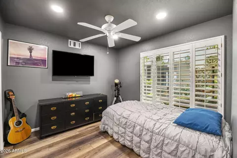 Bedroom - 52 W Thunderbird Rd, Phoenix, AZ 85023 photo 4 of 4