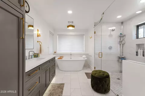 Bath - 5714 E Lafayette Blvd, Phoenix, AZ 85018 photo 4 of 8