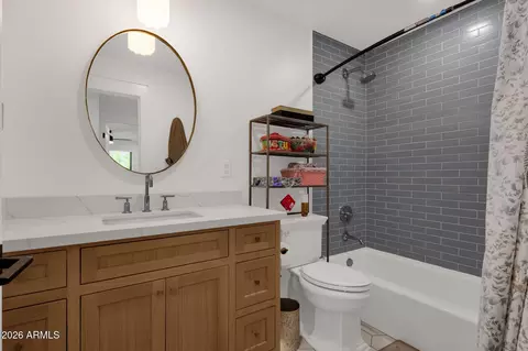 Bath - 5714 E Lafayette Blvd, Phoenix, AZ 85018 photo 2 of 8