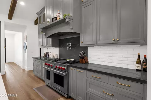 Kitchen - 5714 E Lafayette Blvd, Phoenix, AZ 85018 photo 3 of 4