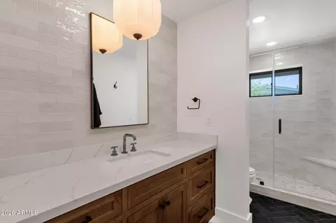 Bath - 5714 E Lafayette Blvd, Phoenix, AZ 85018 photo 1 of 8