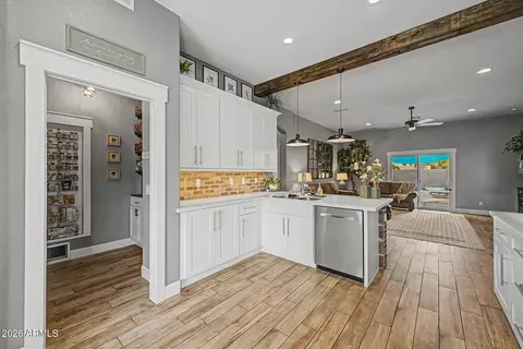 Kitchen - 106 E Smoke Tree Rd, Gilbert, AZ 85296 photo 4 of 4