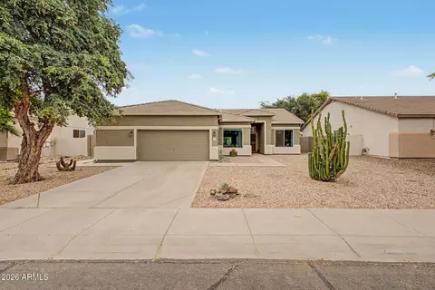Exterior - 106 E Smoke Tree Rd, Gilbert, AZ 85296 photo 1 of 4