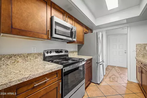 Kitchen - 912 E Villa Rita Dr, Phoenix, AZ 85022 photo 2 of 2