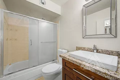 Bath - 912 E Villa Rita Dr, Phoenix, AZ 85022 photo 3 of 3