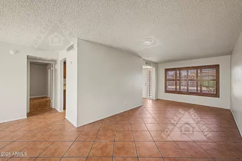 Living - 912 E Villa Rita Dr, Phoenix, AZ 85022 photo 1 of 2