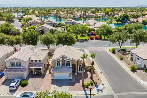 929 S Scallop Dr, Gilbert, AZ 85233