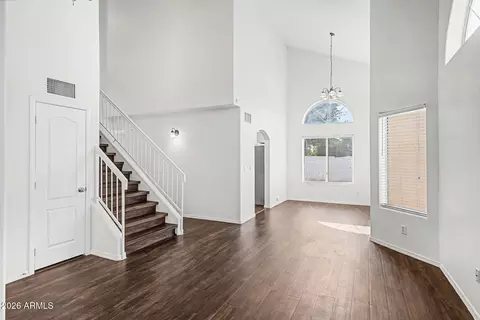 Living - 929 S Scallop Dr, Gilbert, AZ 85233 photo 2 of 8