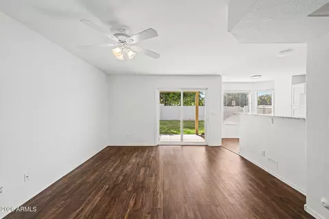 Living - 929 S Scallop Dr, Gilbert, AZ 85233 photo 6 of 8