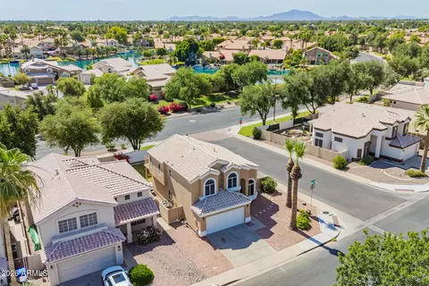 View/Area - 929 S Scallop Dr, Gilbert, AZ 85233 photo 6 of 10